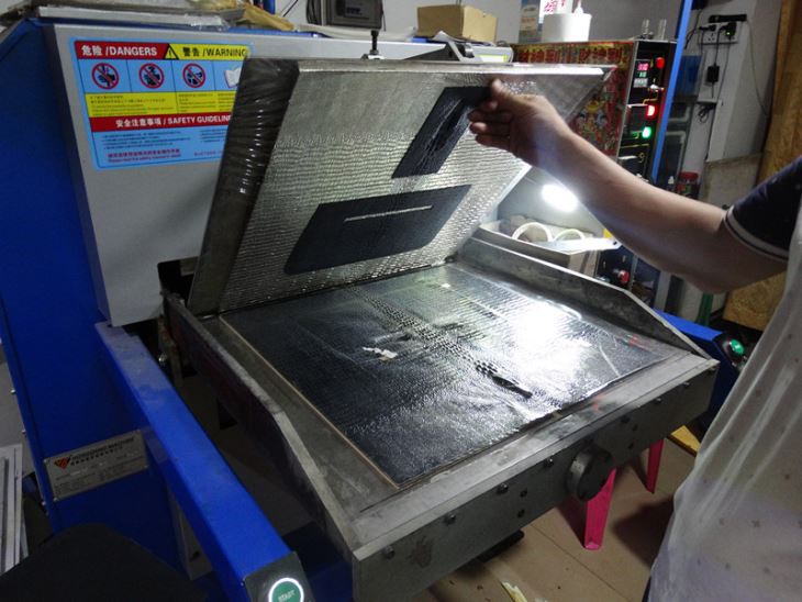 Embossing mesin untuk kulit